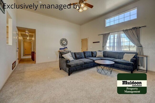 Foto del edificio - 1470 E Purcell Blvd