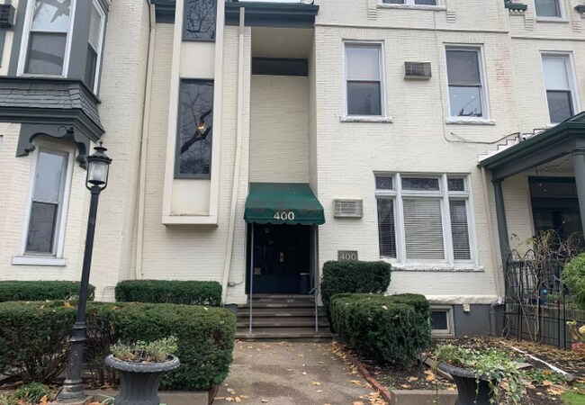 Foto del edificio - 400 S Highland Ave