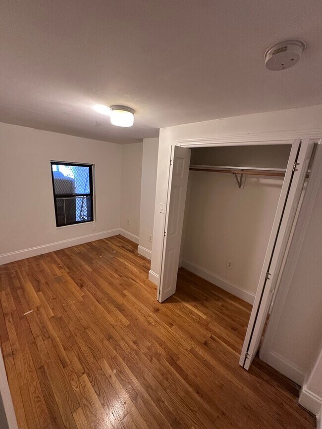 Foto del edificio - Gorgeous renovated studio with great location in Fenway available NOW!!