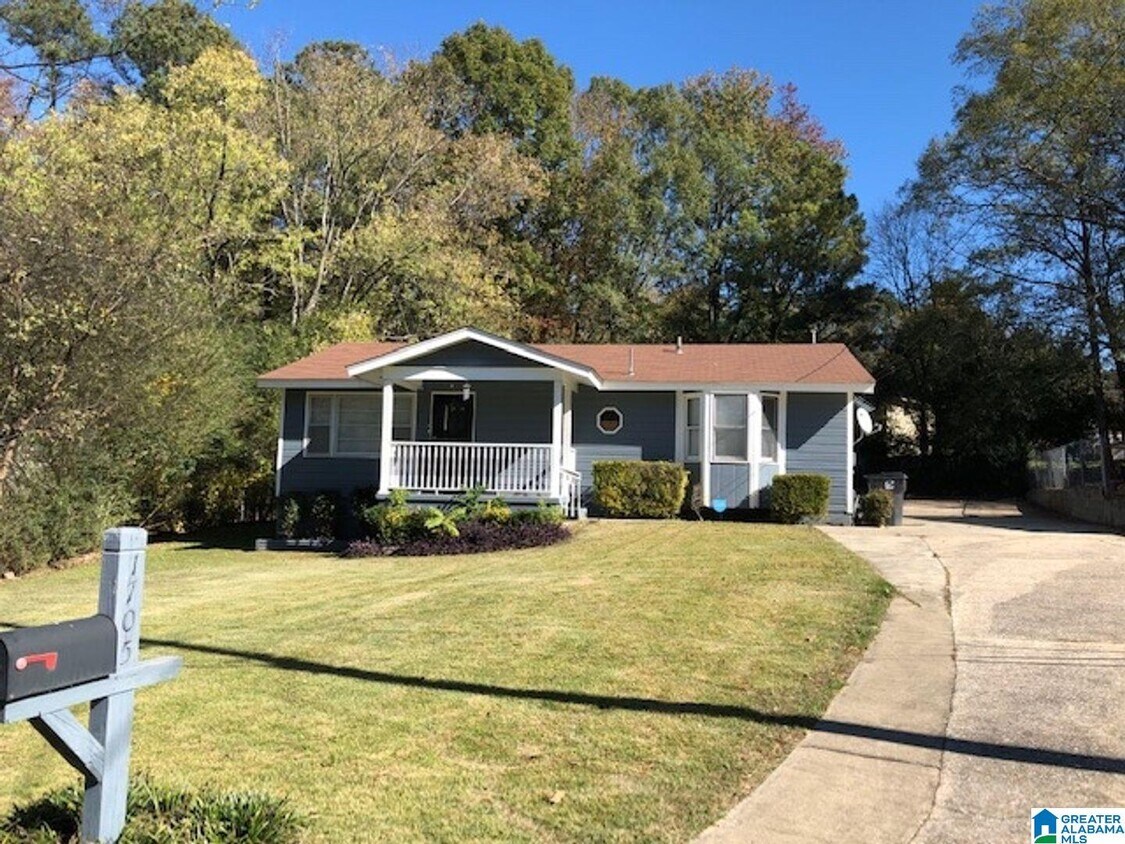1705 4th Pl NW, Center Point, AL 35215 House Rental in Center Point