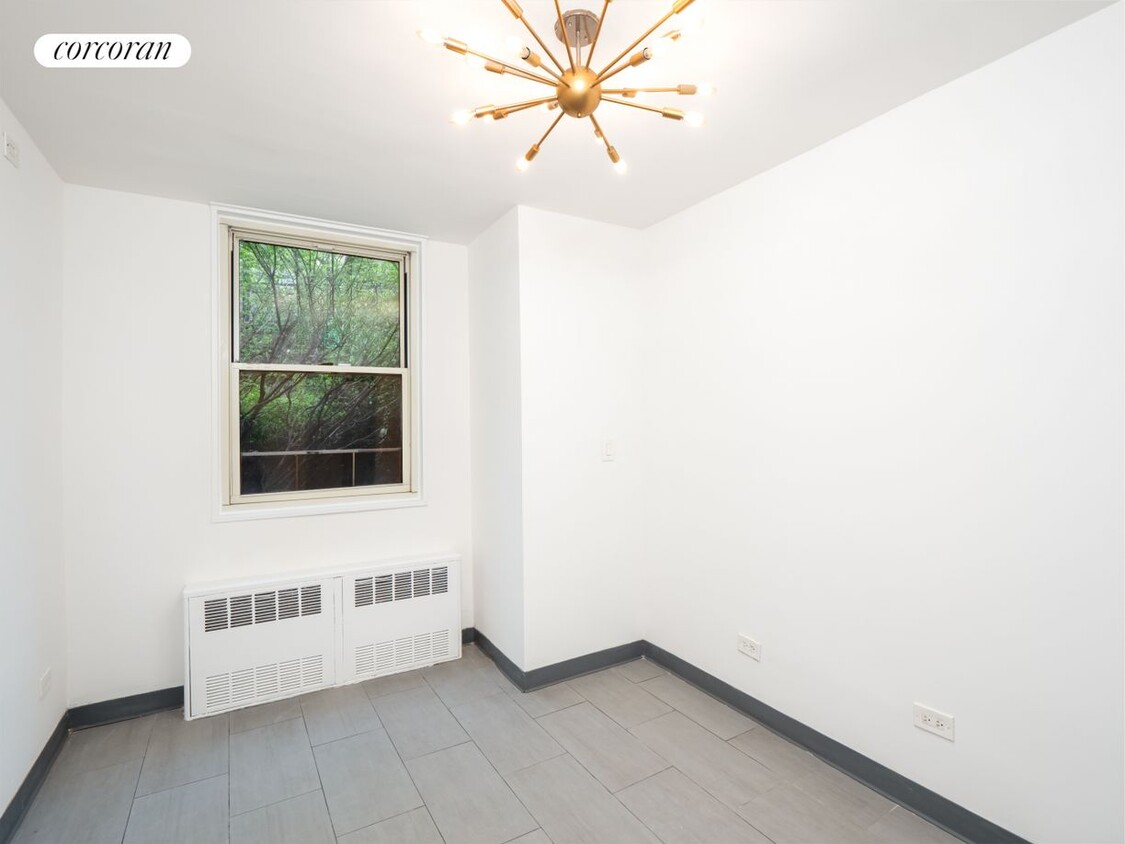 Building Photo - 185 E 85th St