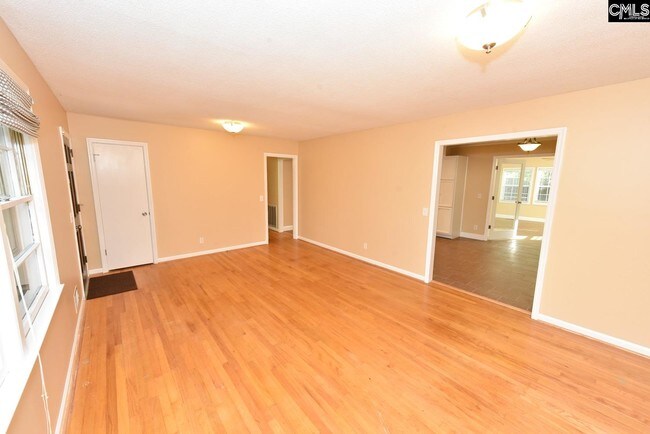 Foto del edificio - 2220 Tuxedo Rd
