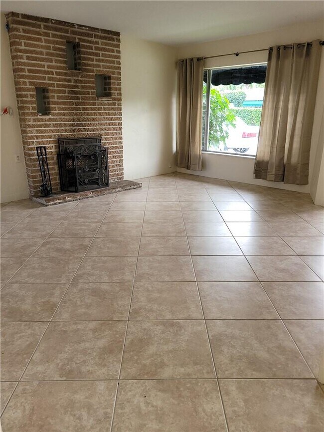 Foto del edificio - 1213 SW 3rd Ave