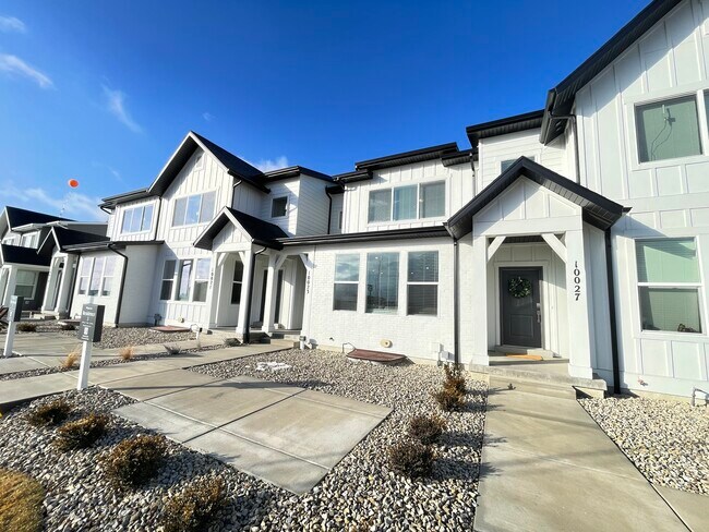 Building Photo - 10044 N Dorado Way