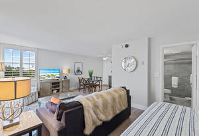 Foto del edificio - 5700 Bonita Beach Rd SW