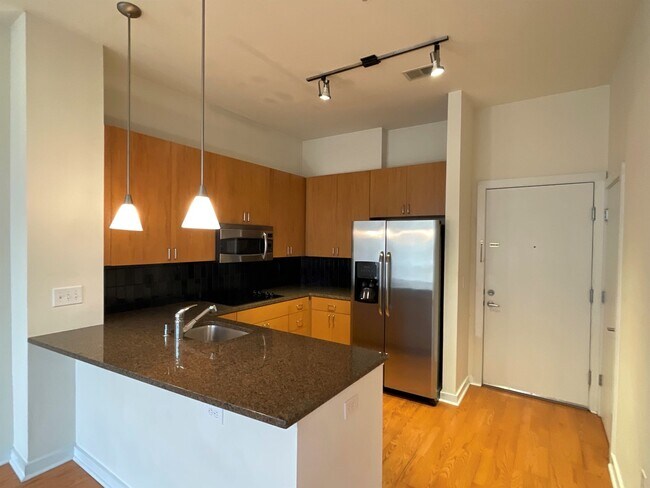 Foto del edificio - 525 E 6th St