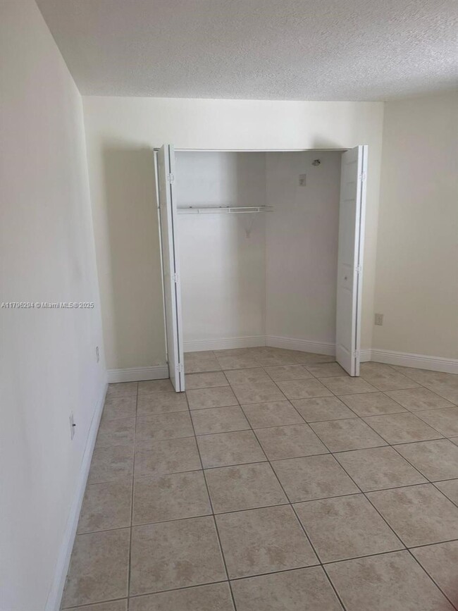 Foto del edificio - 9847 SW 117th Pl