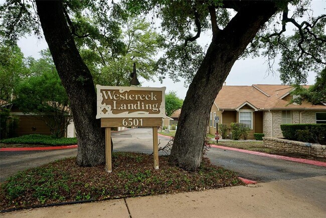 Foto del edificio - 6501 Brush Country Rd