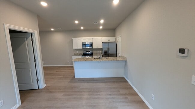 Building Photo - 1606 SW Casuarina Dr