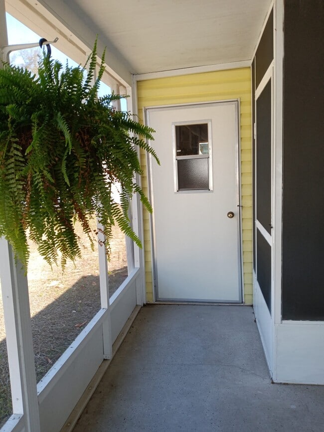 Building Photo - 104 Tanglewood Ln