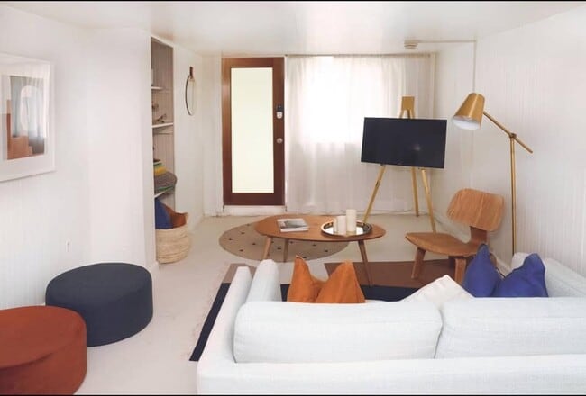 Example living room furniture - 504 Pacific Ave