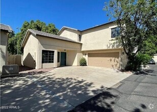 Building Photo - 1124 E Rose Ln