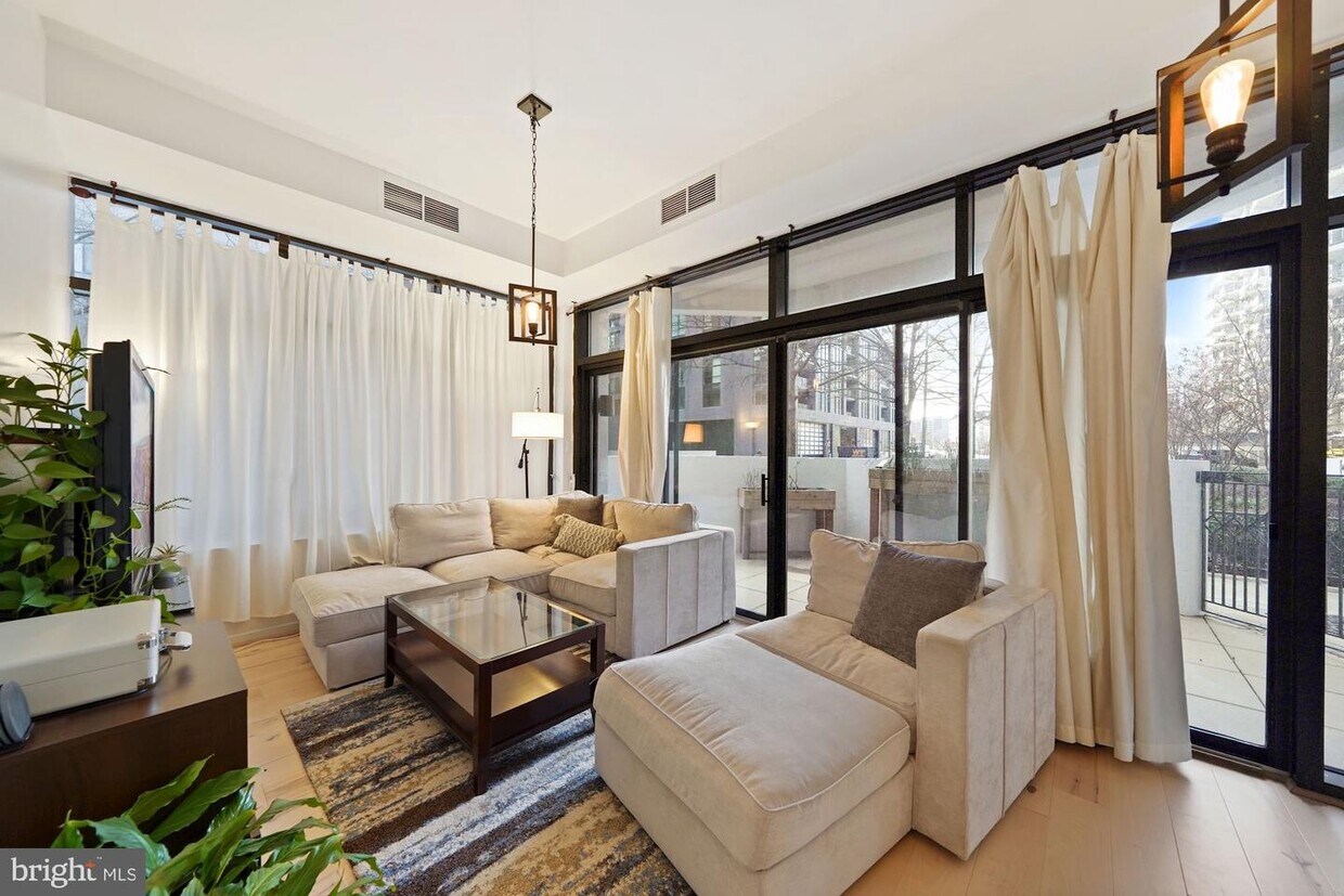 Foto principal - 1530 Key Blvd