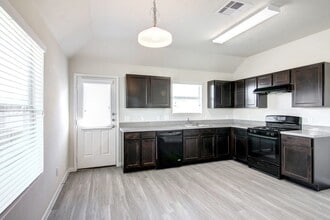 Building Photo - 12724 Rio Lindo St