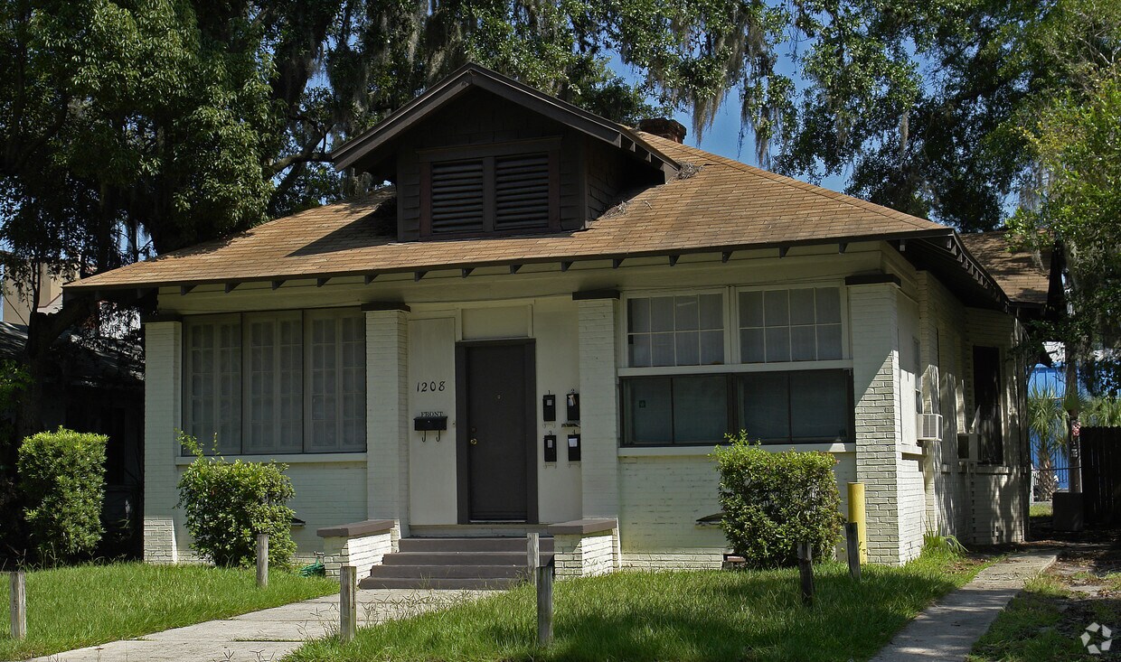 Primary Photo - 1208 SW 1st Ave