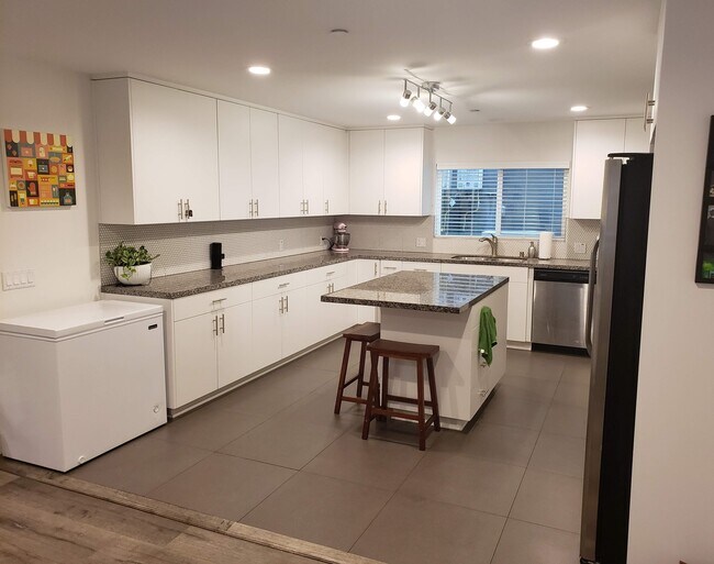 Foto del edificio - 8706 Olin St