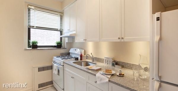 Foto principal - 6420 Saunders St