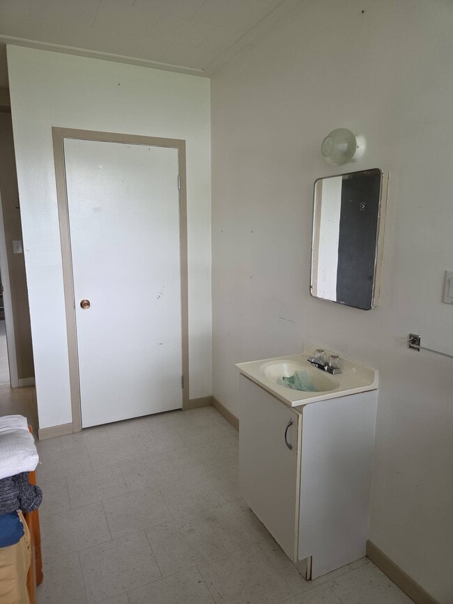 Building Photo - 3741 Rue Principale