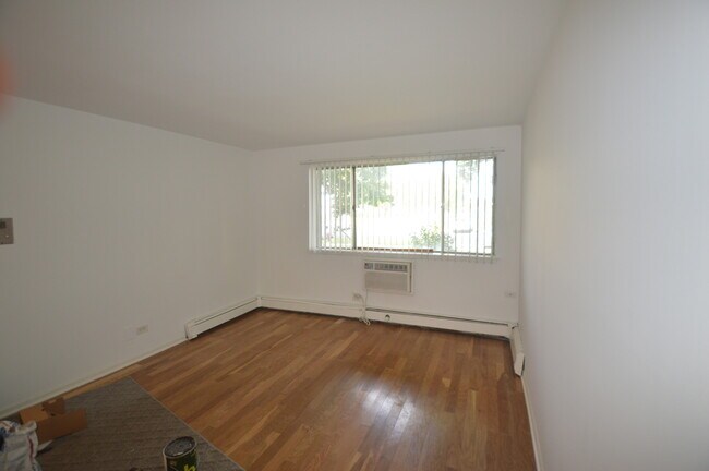 Building Photo - 1489 E Winslowe Dr