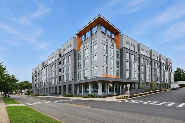 Building Photo - Parker East