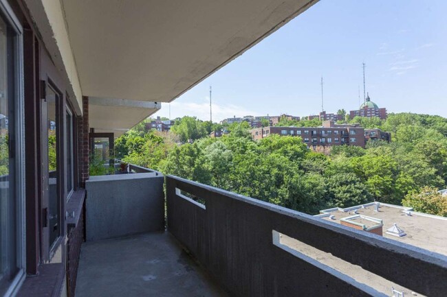 Photo du bâtiment - Cote-des-Neiges Apartments