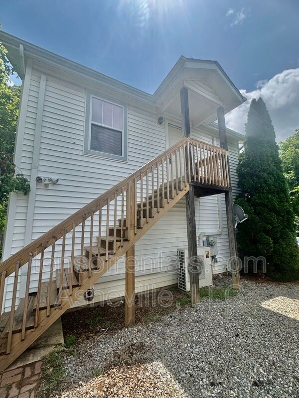 Primary Photo - 3 Rosemont Ct