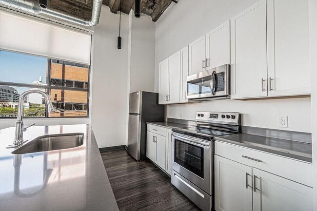 Interior Photo - Vera on Broad