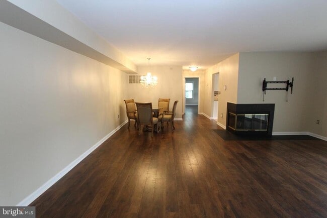 Building Photo - 110 Biscayne Ct