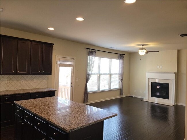 Foto del edificio - 5735 Riverside Bay