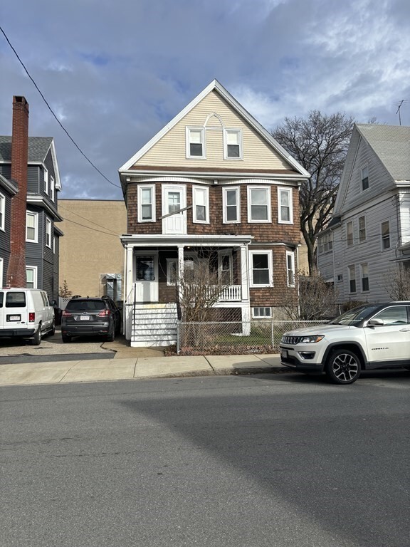 Building Photo - 35 Pleasant St