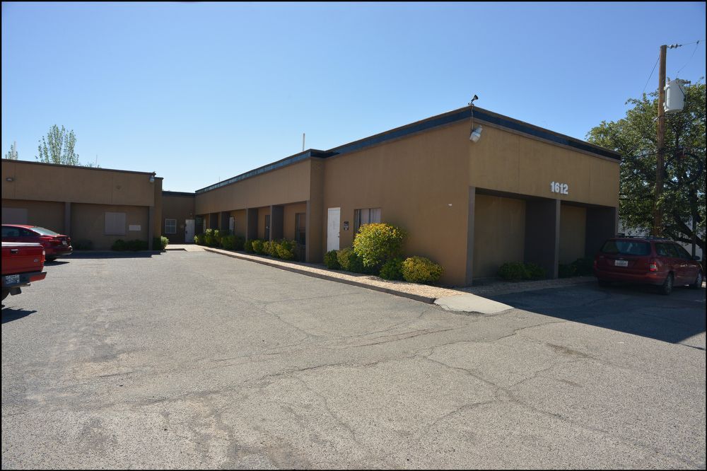 Foto principal - Commercial Property Available