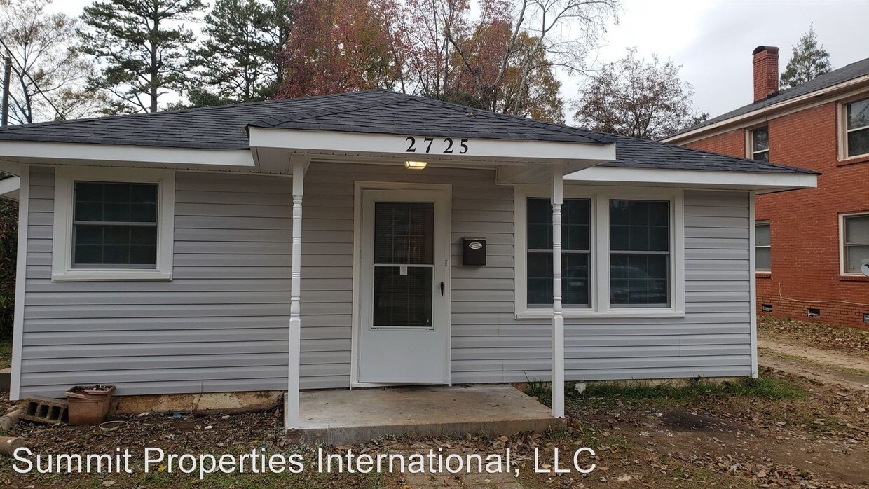 Primary Photo - 2725 Bancroft St