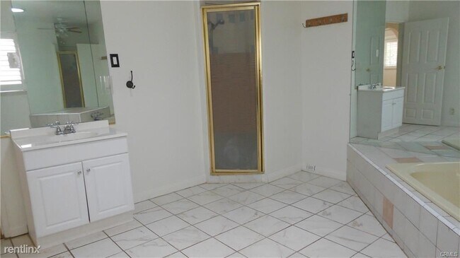 Foto del edificio - 2 br, 1.5 bath House - 1201 Sanborn Ave