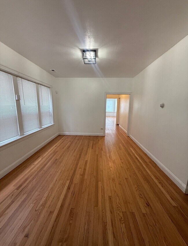 Foto del edificio - 7813 S East End Ave