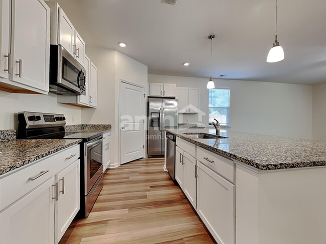 Foto del edificio - 94 Palmer Pl