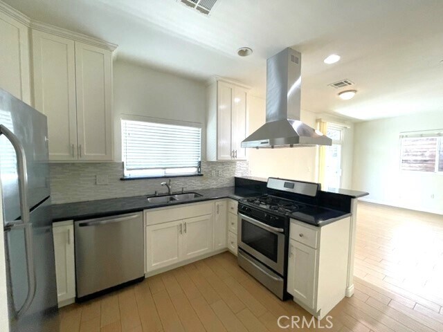 Foto del edificio - 6937 Knowlton Pl