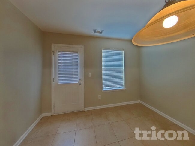 Building Photo - 5950 el Segundo Way