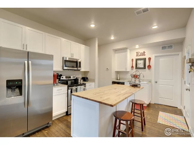 Building Photo - 7871 5th St