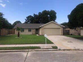 Building Photo - 9910 Stepney Green Dr