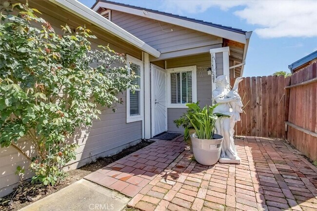 Building Photo - 3 bedroom home for rent