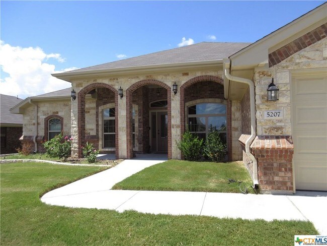 Building Photo - 5207 Heredity Ln