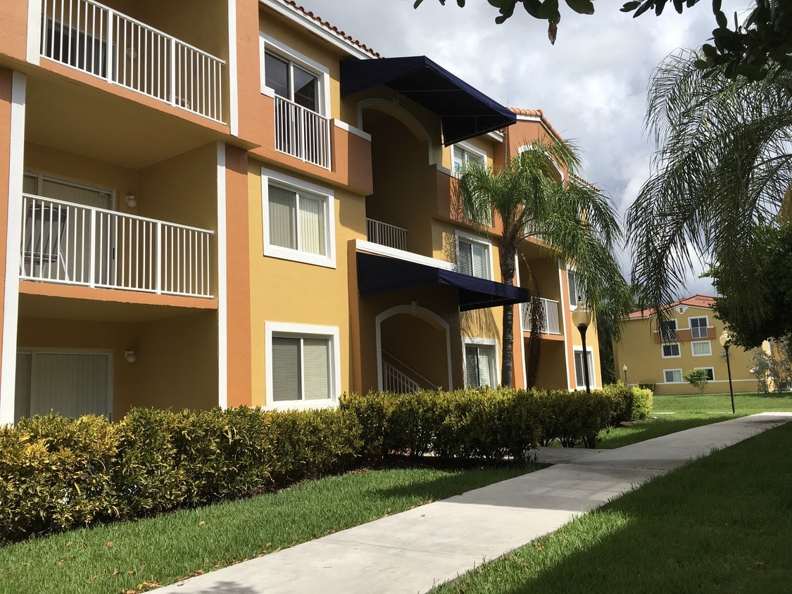20950 SW 87th Ave, Cutler Bay, FL 33189 Condo for Rent in Cutler Bay
