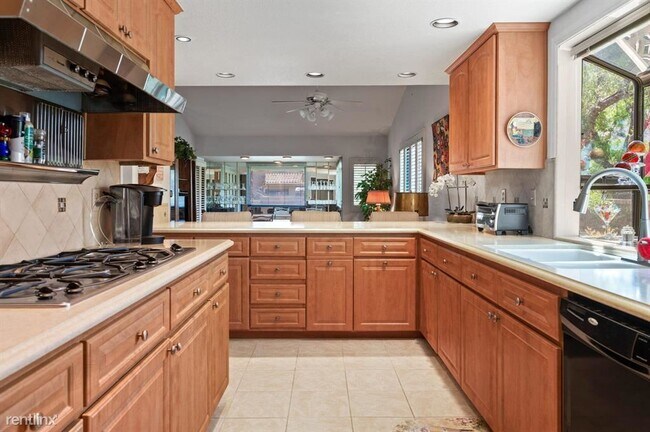 2 br, 2.5 bath Condo - 78505 Vista del Fuente photo'