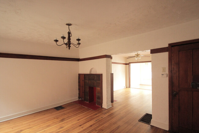 Building Photo - 427 Biddle Ave