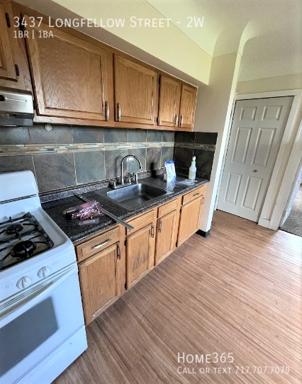 Building Photo - Magnificent 1 bed 1 bath Unit