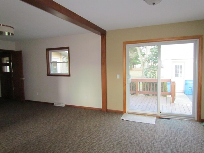 Building Photo - 4601 Weckerly Rd