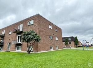 Building Photo - Elmwood Place Apartments
