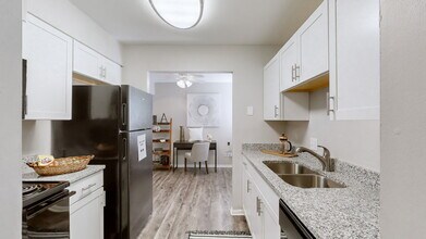 Building Photo - Halsey Flats