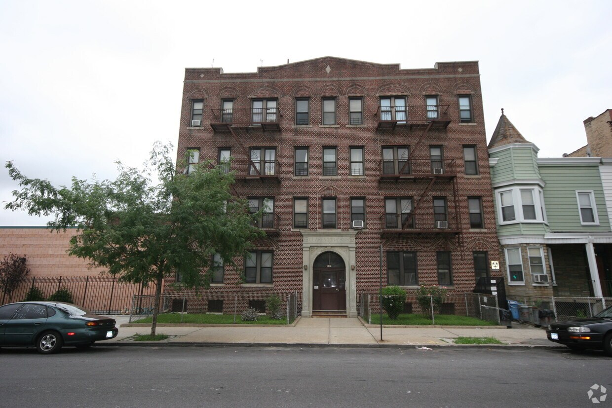 Foto principal - 2709 Clarendon Rd