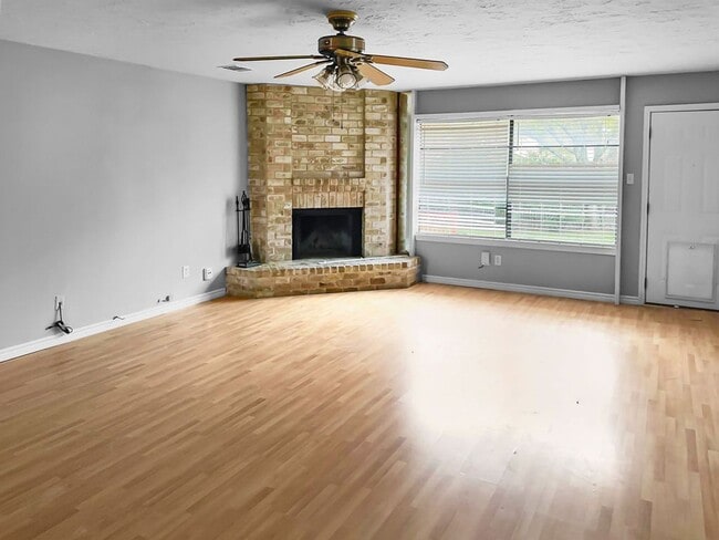 Building Photo - 9002 Softwood St